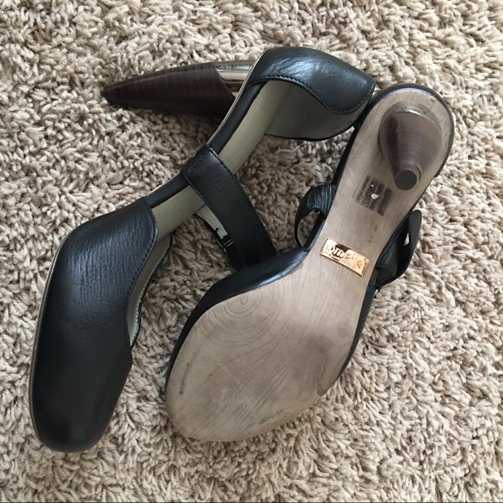 Omelle leather heels 37 or 7US wooden heels
